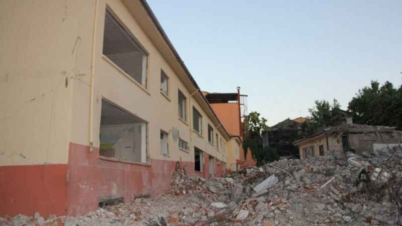 <p>Malatya’nın meşhur okulu tarihe karışıyor</p>
<div id="12112377_9085_ED89_7191_13C24545FB94"></div>