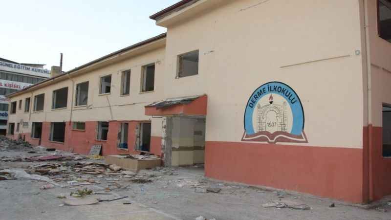 <p>Malatya’nın meşhur okulu tarihe karışıyor</p>
<div id="12112377_9085_ED89_7191_13C24545FB94"></div>