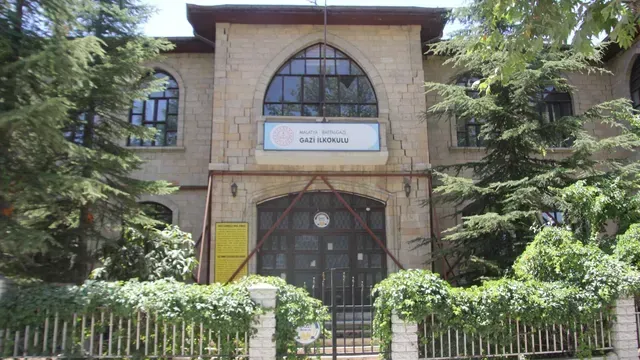 <p>Bu süre yeniden doldu ve  orta hasarlı binalara ne olacağı merak konusu oldu.</p>
<p></p>
<div id="CB193EC9_444B_4F7F_AE98_903CD316B4E1"></div>