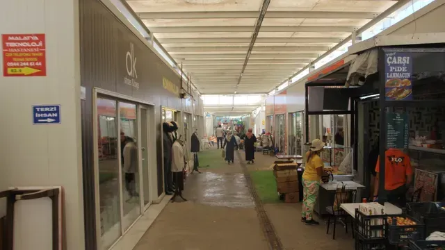 <p> Malatya’da çalışmalar ve inşa süreci devam ederken asrın felaketinin üzerinden 17 ay geçti. İşte depremin 17 ay sonrasında BUSABAH Medya objektiflerine yansıyan Malatya görüntüleri:</p>
<div id="CB193EC9_444B_4F7F_AE98_903CD316B4E1"></div>