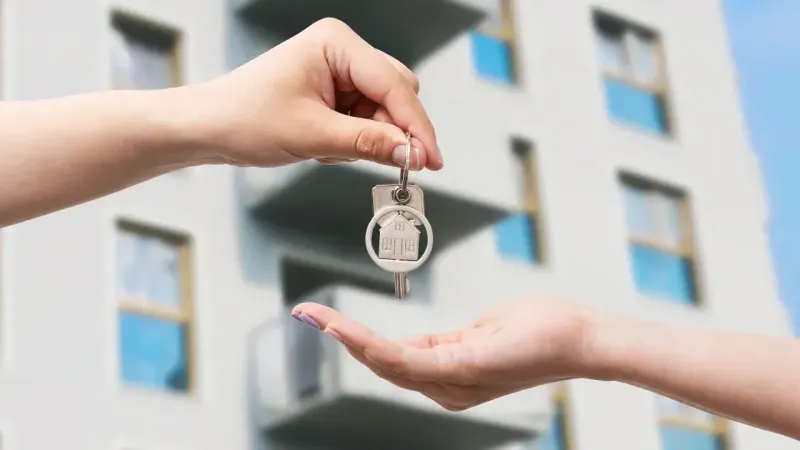 <p>Oda Sayısı: 1+1</p>
<p>Fiyat: 15.000 TL</p>
<p>Büyüklük: 60 m²</p>
<p>Bina Yaşı: 5-10 arası</p>
<div id="CB193EC9_444B_4F7F_AE98_903CD316B4E1"></div>