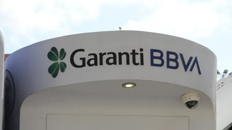 <p> Yapı Kredi, emekli maaşını 3 yıl boyunca almayı taahhüt eden emeklilere 18.000 TL'ye kadar promosyon sunuyor.</p>
<p>Maaş Tutarına Göre Promosyon:</p>
<p>0 - 9.999 TL: 9.250 TL</p>
<p>10.000 - 14.499 TL: 13.000 TL</p>
<p>15.000 - 19.999 TL: 15.500 TL</p>
<p>20.000 TL ve üzeri: 18.000 TL</p>