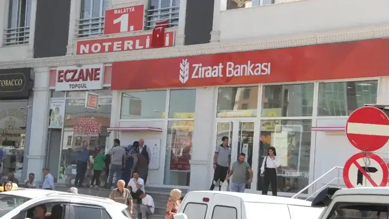 <p>SGK (Emekli Sandığı, SSK, Bağ-Kur) emekli maaşlarını Ziraat Bankası aracılığıyla alan emeklilere 12 bin TL'ye varan ödeme.</p>