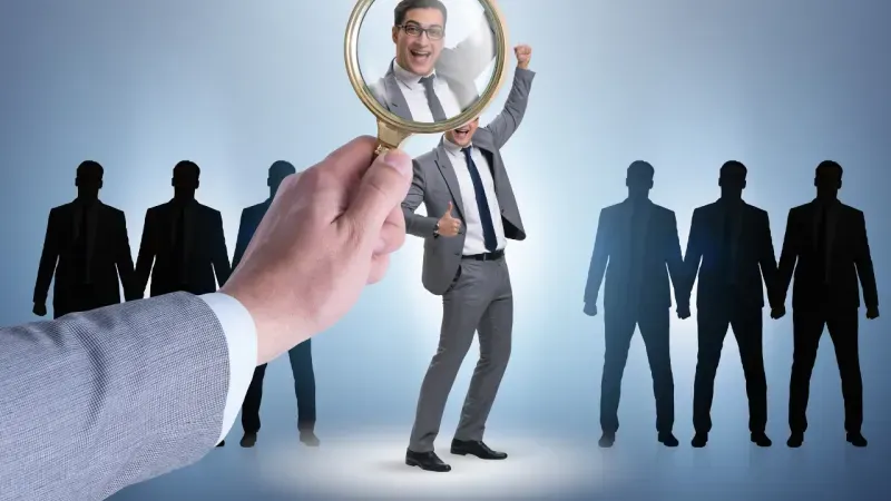 <p>Öğretim elemanı alımı ise, Öğretim Üyesi Dışındaki Öğretim Elemanı Kadrolarına Yapılacak Atamalarda Uygulanacak Merkezi Sınav ve Giriş Sınavlarına İlişkin Usul ve Esaslar Hakkında Yönetmelik çerçevesinde yapılacak. ALES’ten en az 70 puan almış olmak ve yabancı dil sınavından en az 50 puan almak şartları aranmakta. Araştırma görevlisi ve öğretim görevlisi kadrolarına yapılacak başvurular için belirlenen özel şartlar da ilan metninde yer almıştır. Ayrıca, belirli alanlarda muafiyetler de bulunmakta.</p>
<p>Başvurular, online olarak yapılacak olup, eksik belge sunan ya da başvurularını zamanında tamamlamayan adayların başvuruları geçersiz sayılacak.</p>
<div id="CB193EC9_444B_4F7F_AE98_903CD316B4E1"></div>