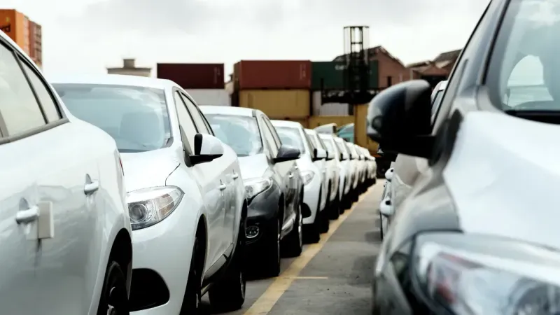 <p>Bankalar, 17 Ekim’de açıklanacak olan faiz kararı sonrası olası değişikliklere göre taşıt kredisi kampanyalarında yeni bilgilendirmeler yapabilir. Bu süreçte Renault’nun sunduğu finansman kampanyaları ve bankaların taşıt kredisi fırsatları otomobil alıcıları için önemli fırsatlar yaratmaya devam ediyor.</p>
<div id="CB193EC9_444B_4F7F_AE98_903CD316B4E1"></div>