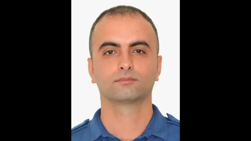 <p>Malatya'da bir kazaya müdahale ettikleri sırasında devrilen TIR’ın altında kalarak metrelerce sürüklenen 1 polis memuru şehit olurken, 1 polis de yaralandı.</p>
