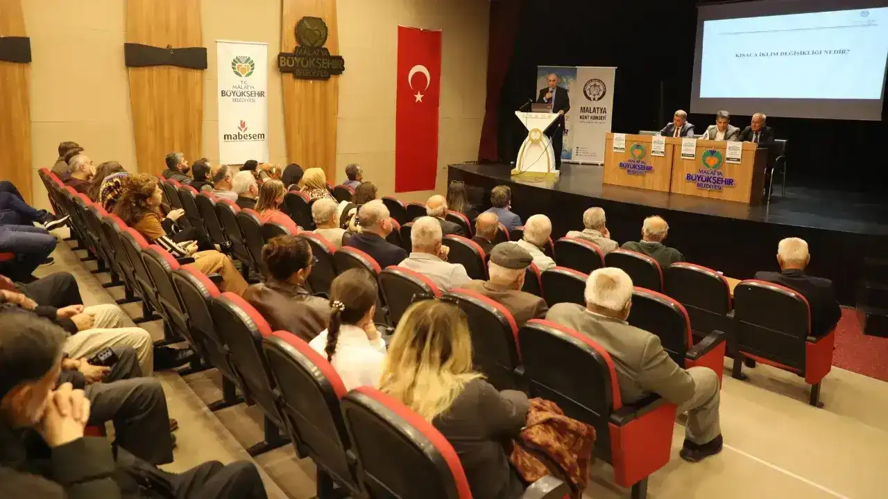 <p>“İklim Değişikliği ve Kuraklığın Malatya Tarımına Etkisi” konulu panel de bu konunun ciddiyetini ortaya koydu.</p>