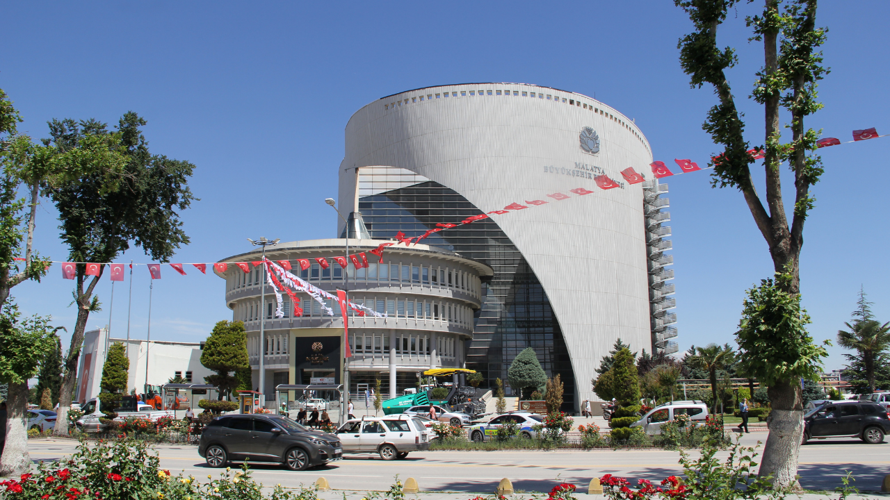 Malatya Büyükşehir Belediyesi personel alımı başladı: İşte başvuru şartları ve detaylar!