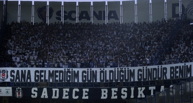 Türk futbolunun en iyi taraftarları açıklandı! Sürpriz Anadolu takımları listeyi salladı