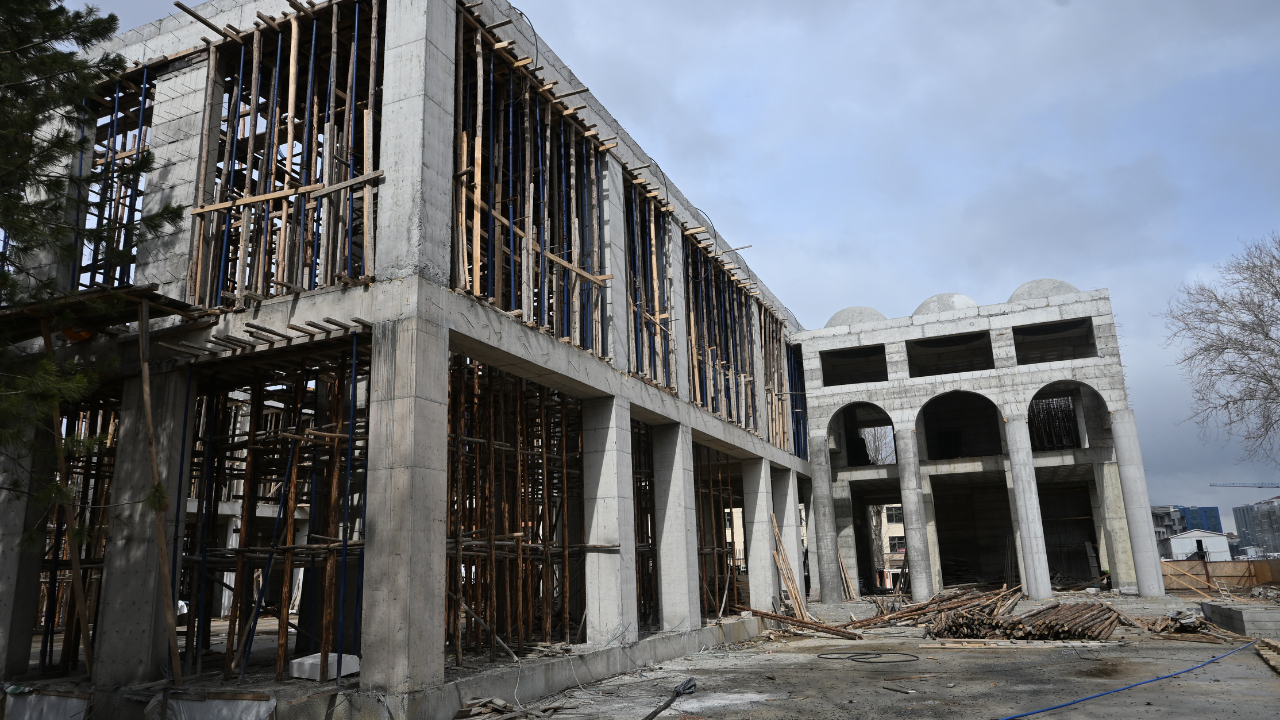 Göz kamaştıran proje, bitmeyen inşaat: Malatya’da tepkiler artıyor