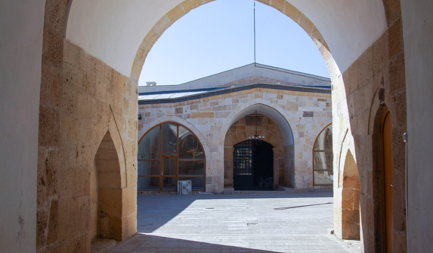 800 Yıllık Gizem Ortaya Çıktı! Anadolu’nun Üç Dilli Tapusu Malatya’da Ortaya Çıktı (5)