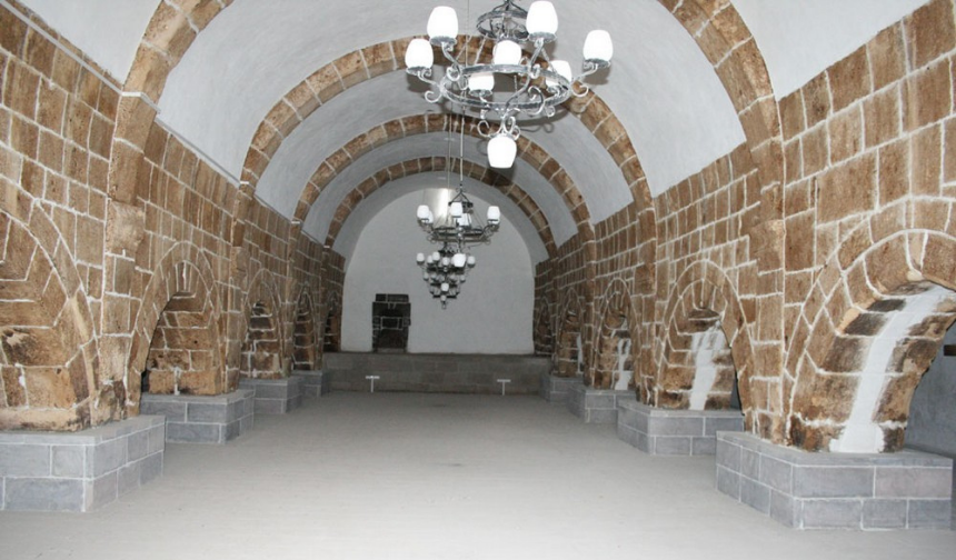 800 Yıllık Gizem Ortaya Çıktı! Anadolu’nun Üç Dilli Tapusu Malatya’da Ortaya Çıktı (6)