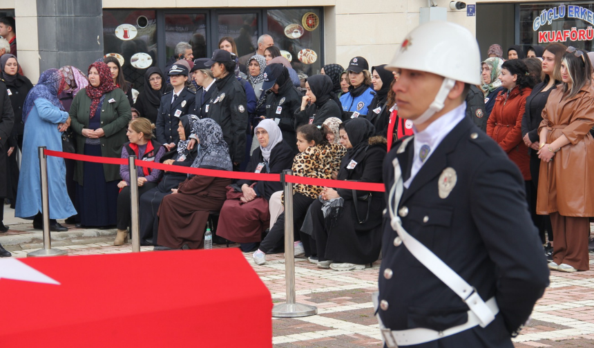 Genç Polisten Acı Haber! Son Yolcuğuna Uğurlandı (1)