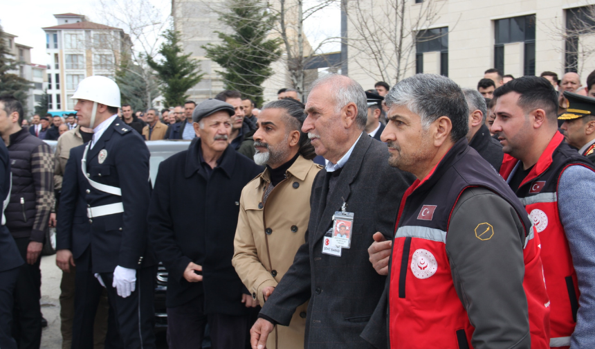 Genç Polisten Acı Haber! Son Yolcuğuna Uğurlandı (2)