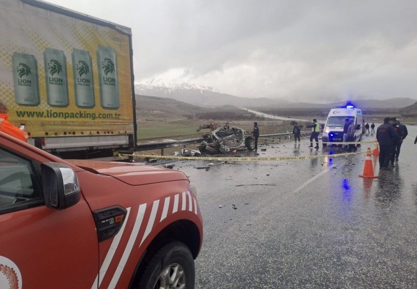 Malatya’da feci kaza: 3 kişi hayatını kaybetti, 1 kişi yaralandı