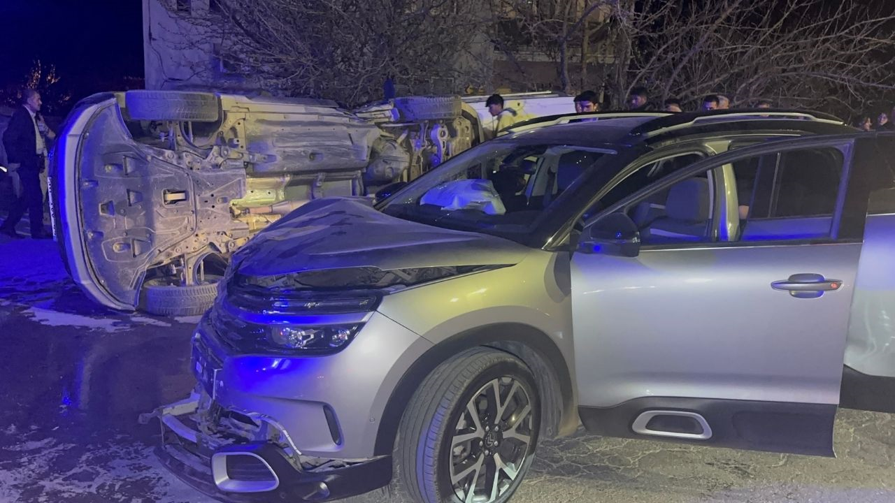 Kavşakta Can Pazarı 4 Kişi Yaralandı, Araçlar Hurdaya Döndü (2) Malatyahaber