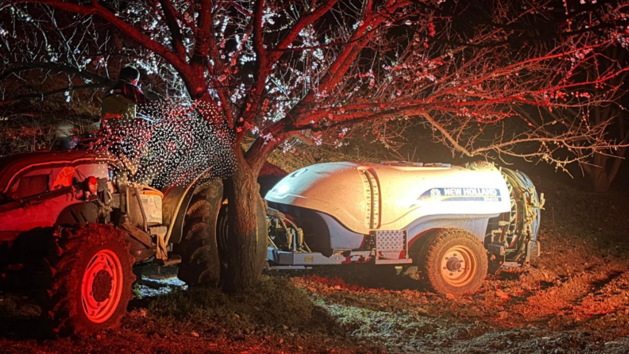 Kayısı Bahçesinde Feci Kaza Traktör Ile Ağaç Arasında Kaldı (2) Malatyahaber