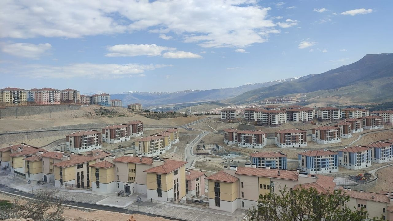 Malatya’da 5 milyonluk ev 484 bin liraya düştü! Bakan Kurum anlattı