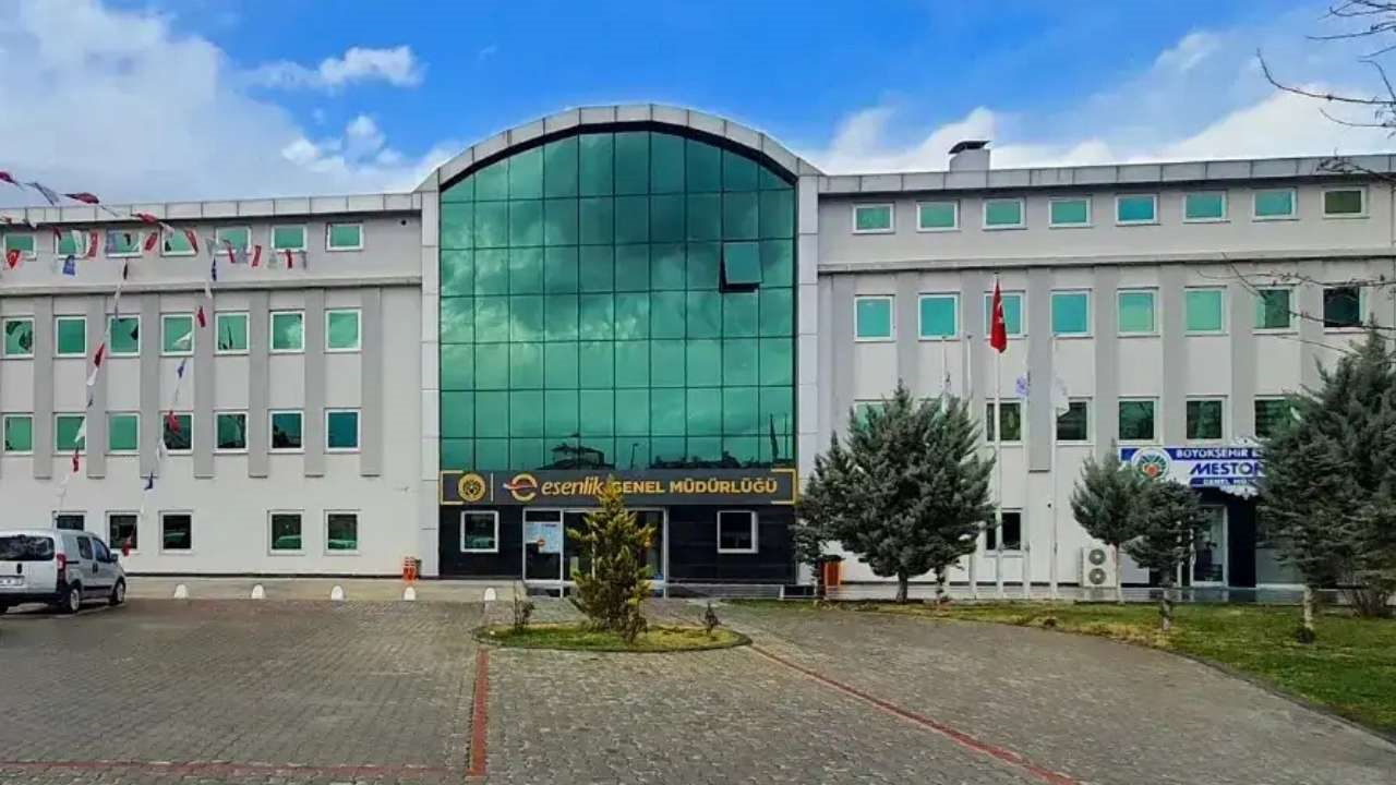 Peş peşe istifalar: Esenlik’te neler oluyor?