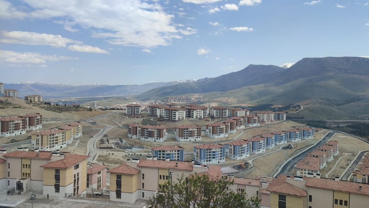Bahçebaşı Toki̇’lerde Kalan Etapların Anahtar Teslimleri Ne Zaman Yapılacak (1)