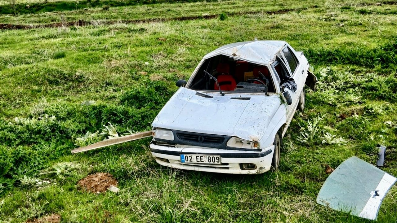 Doğanşehir’de Otomobil Şarampole Devrildi 6 Yaralı (1) Malatyahaber