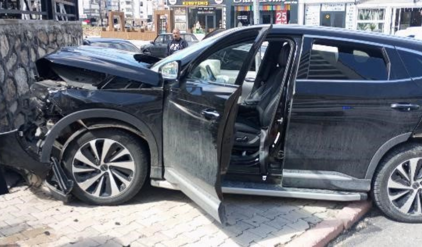 Elazığ’da Korkutan Kaza 3 Yaralı (2)