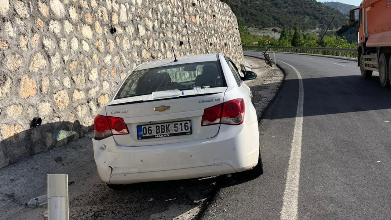 Erkenek Geçidinde Kaza Araç Duvara Tosladı! (1) Malatyahaber