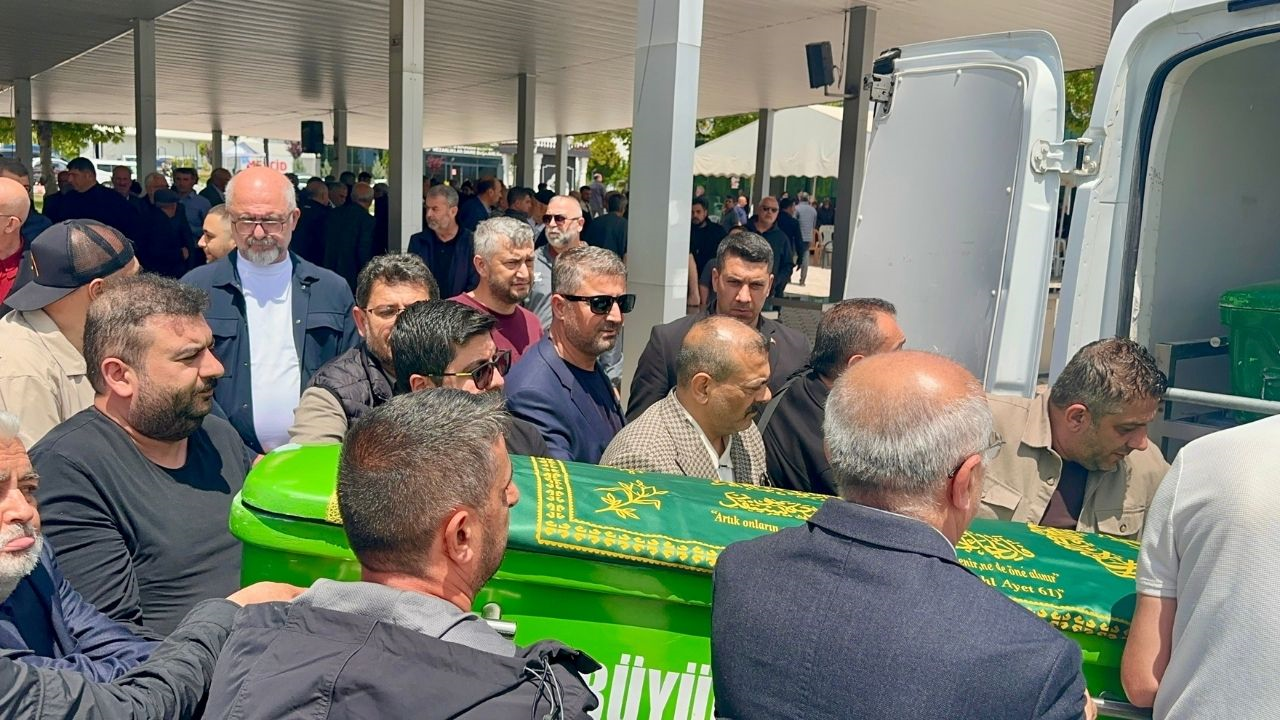 Gazeteci Berkman Dulcan’ın Babası Son Yolculuğuna Uğurlandı (1) Malatyahaber-1