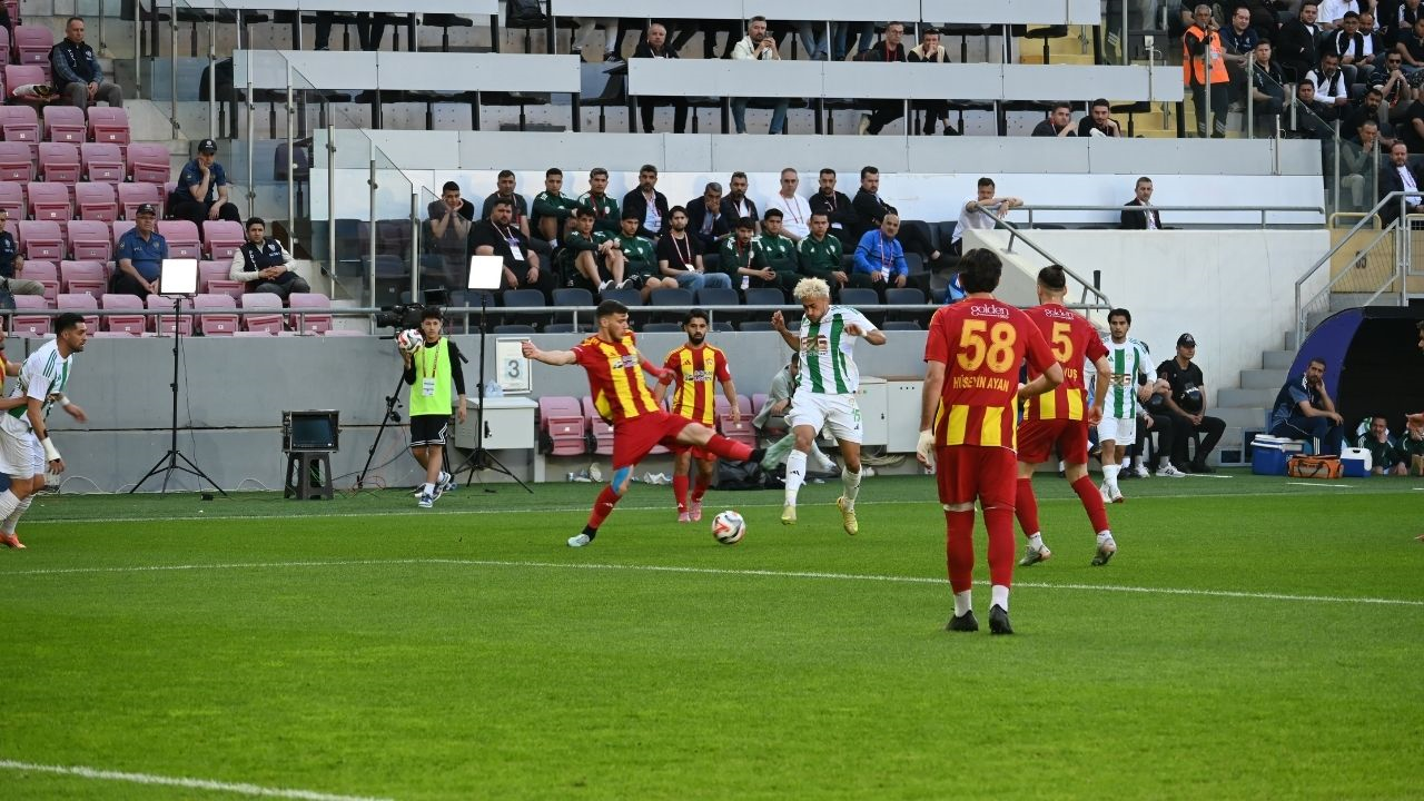 Çorluspor 1947 - Malatya Yeşilyurtspor: 1-0 (Dev finalde Çorlu öne geçti!)