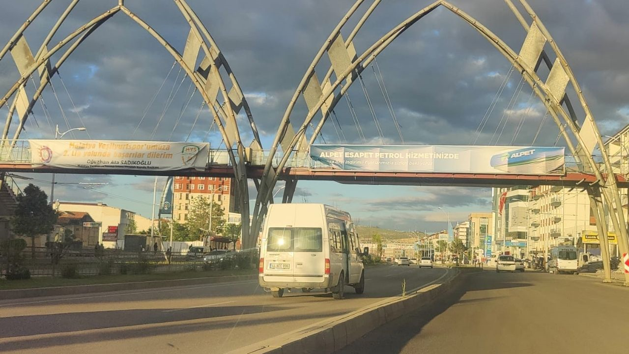 Malatya Çevreyolu’nda Minibüs Terörü Kuralları Hiçe Saydı, Faciaya Davetiye Çıkardı! (2) Malatyahaber