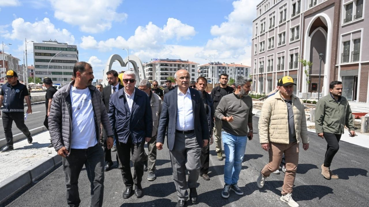 Malatya’da Bir Cadde Daha Trafiğe Açıldı! Park Yasağı Da Beraberinde Geldi (2) Malatyahaber