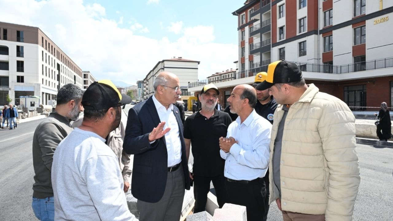 Malatya’da Bir Cadde Daha Trafiğe Açıldı! Park Yasağı Da Beraberinde Geldi (3) Malatyahaber