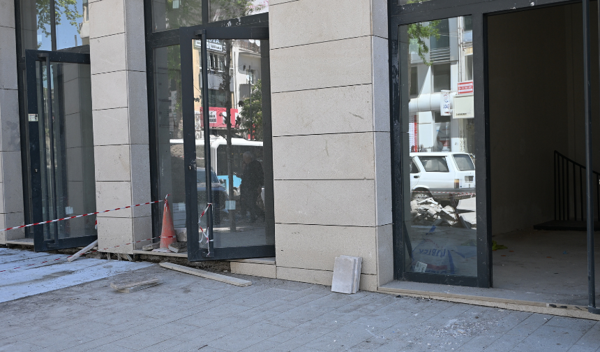 Saray Mahallesi’nde Pazartesi Başlıyor Dükkânlar Tamam, Peki Ya Ofisler (11)
