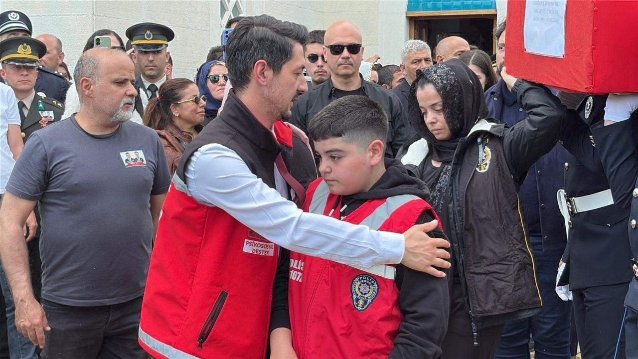 Son Görevde Boğazlar Düğüm Düğüm Şehit Eşinin Tabutunu Omuzladı (3) Malatyahaber