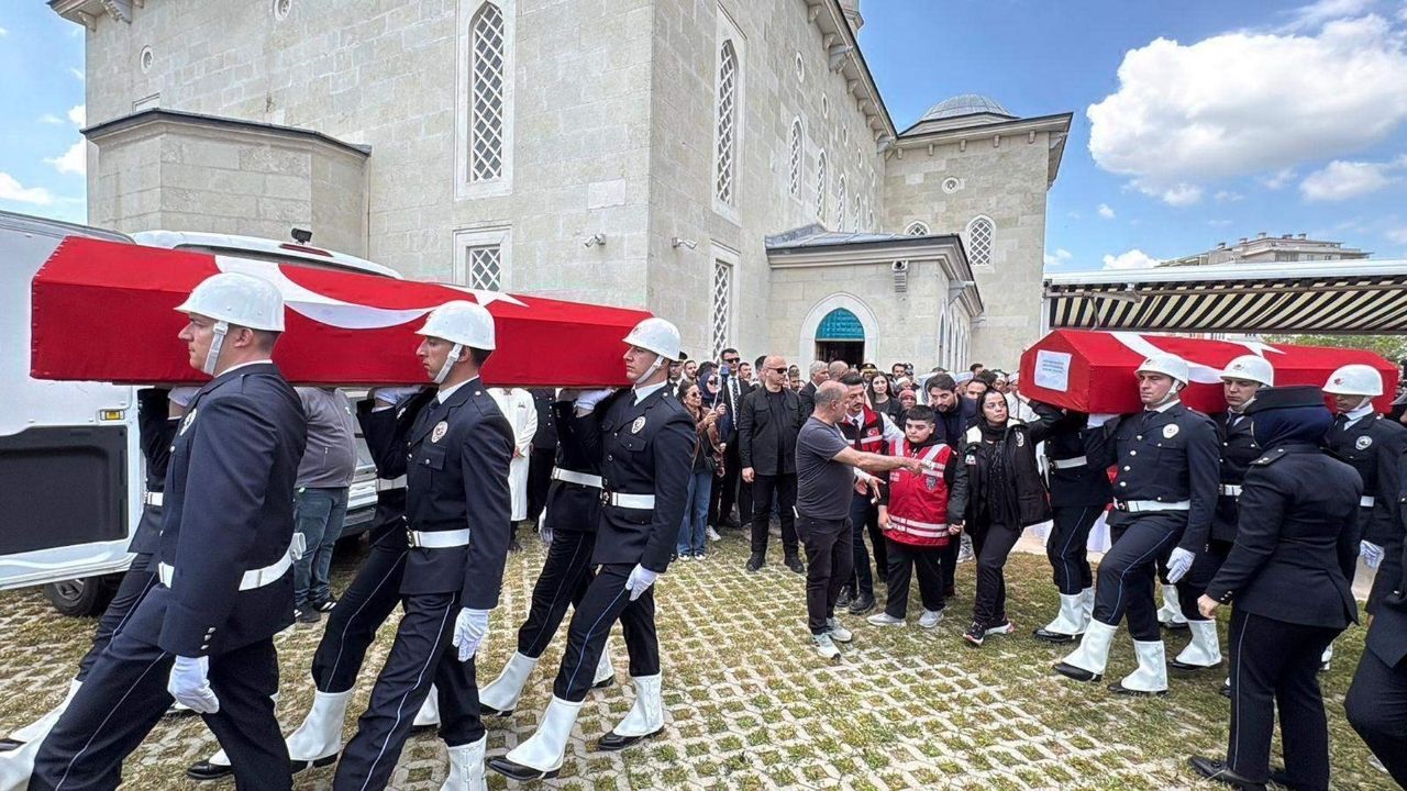 Son Görevde Boğazlar Düğüm Düğüm Şehit Eşinin Tabutunu Omuzladı (4) Malatyahaber
