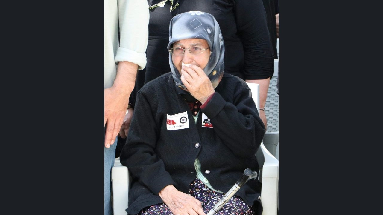 Son Görevde Boğazlar Düğüm Düğüm Şehit Eşinin Tabutunu Omuzladı (5) Malatyahaber