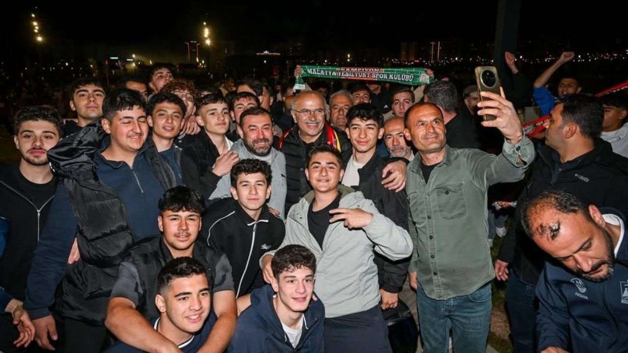 Yeşilyurtspor Finale Yükseldi, Malatya Sokakları Bayram Yerine Döndü (2) Malatyahaber