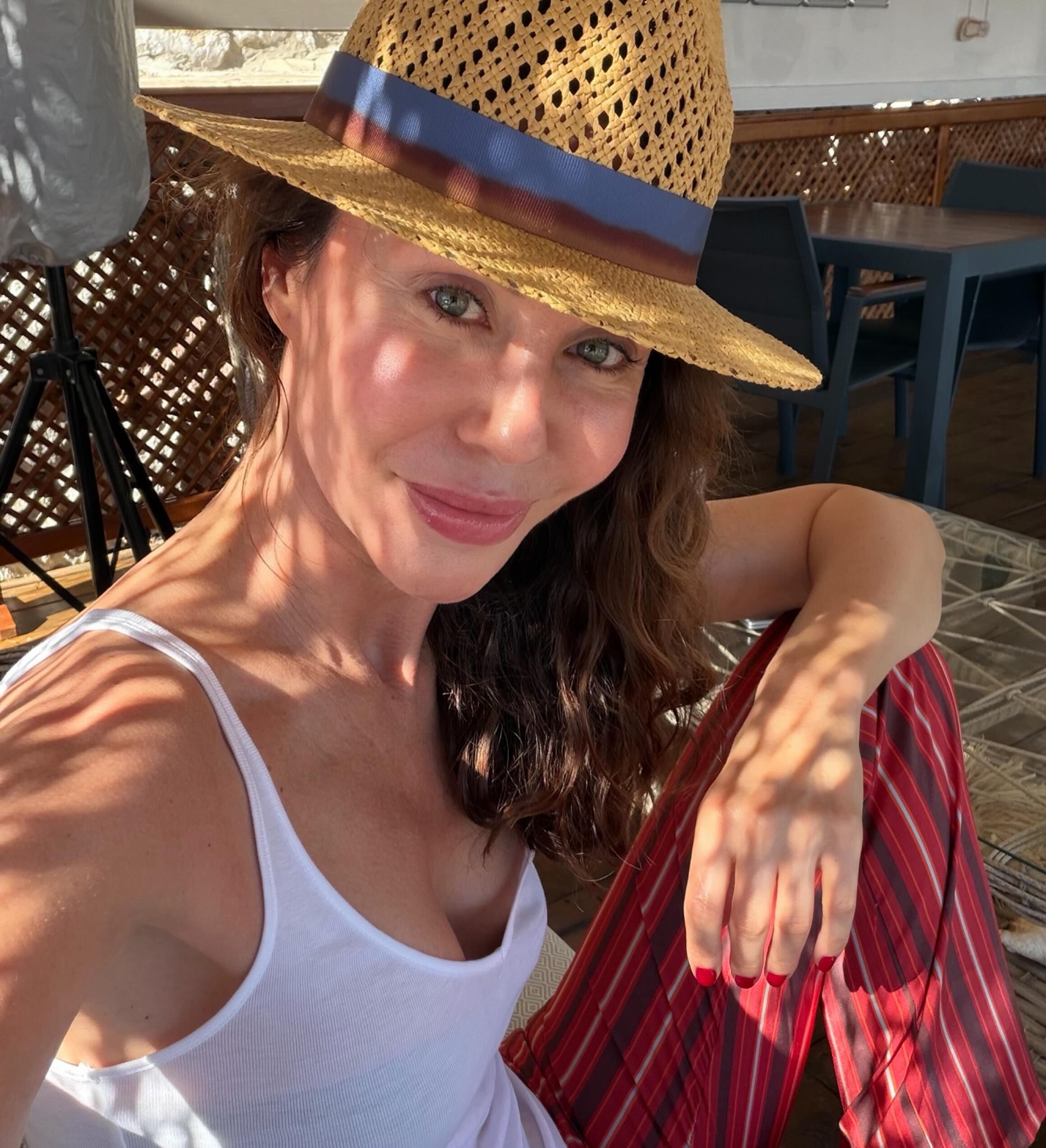 Demet Şener (15)