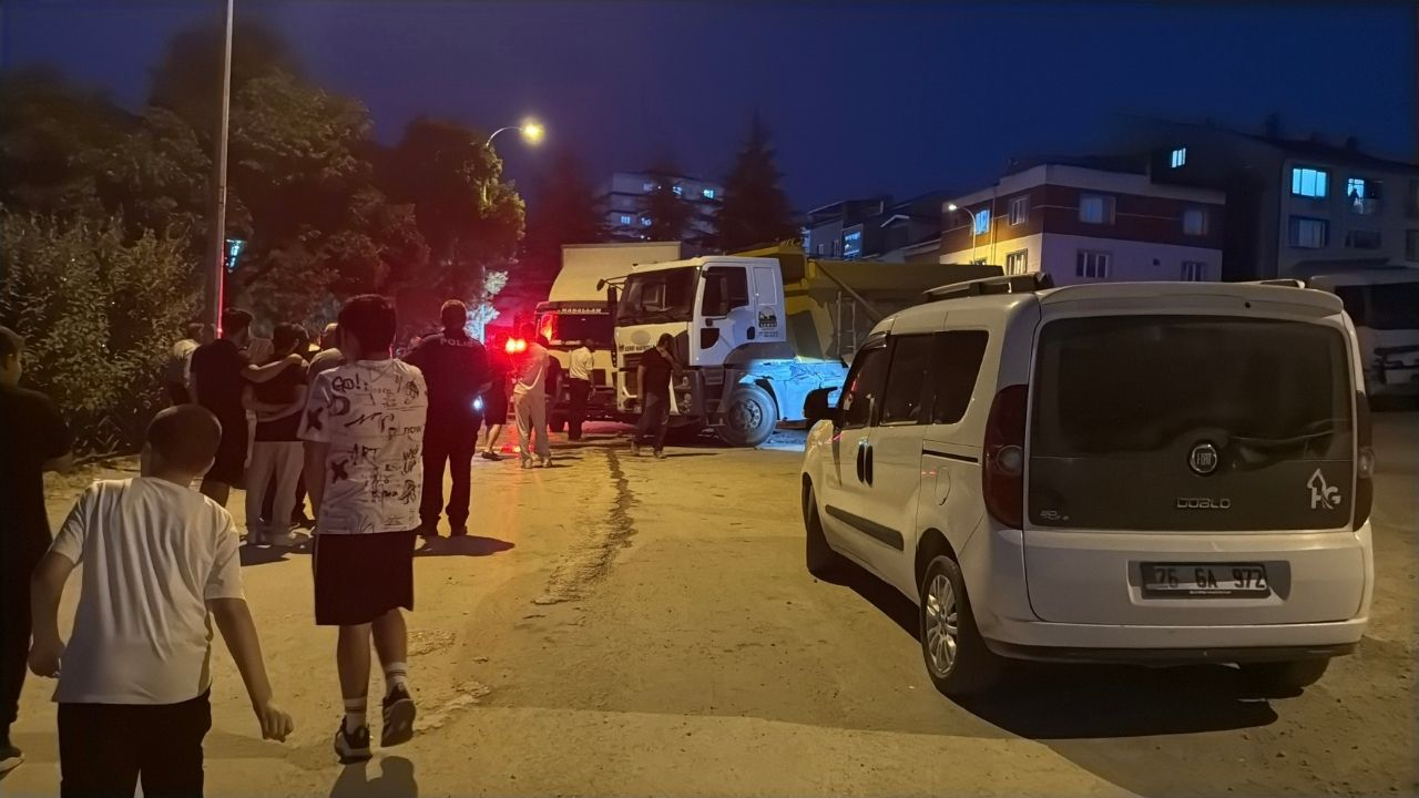 Faciaya Ramak Kala En Az 500 Kişinin Olduğu Parka 3 Kamyon Dalacaktı! (3) Malatyahaber