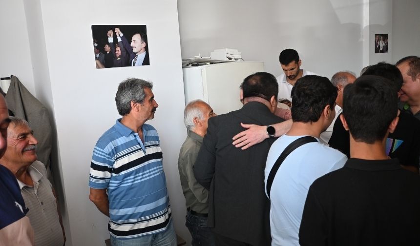 Görevden Alınan Başkan Özgür Özel Ve Veli Ağbaba Ile Devam (2)-1