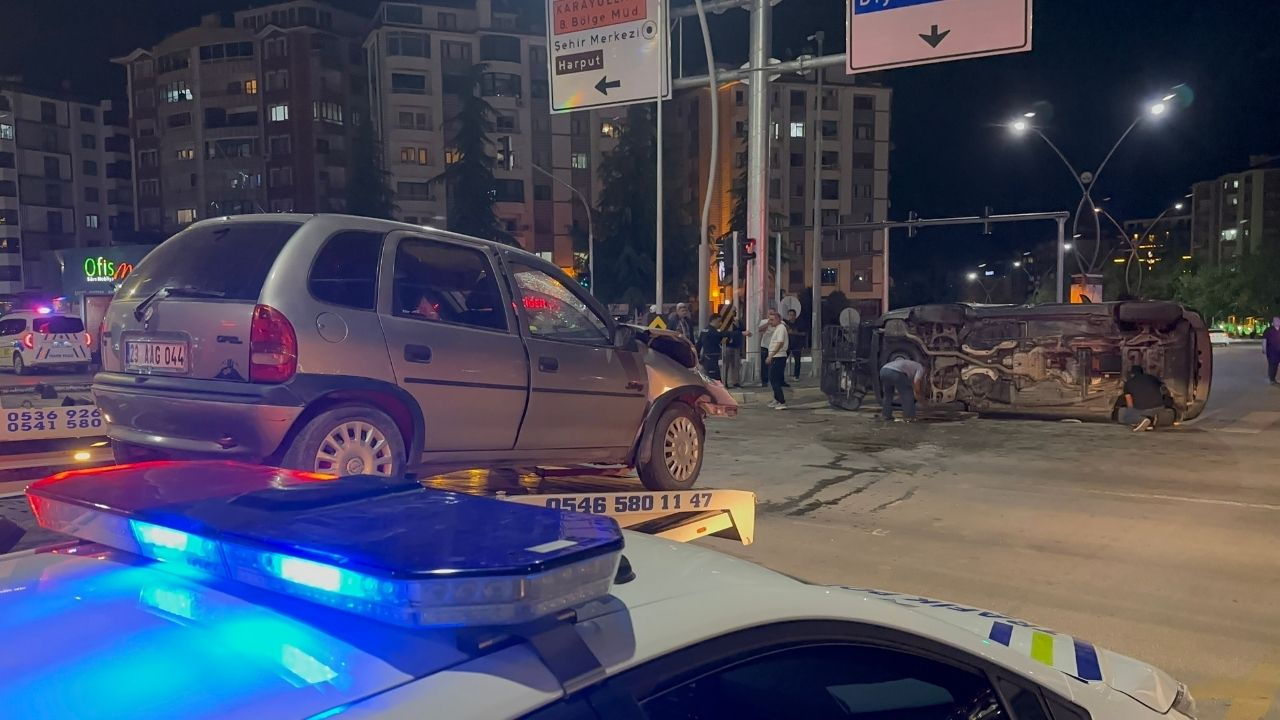Komşuda Malatya Caddesi Üzerinde Feci Kaza! Can Pazarında 11 Kişi Yaralandı (1) Malatyahaber