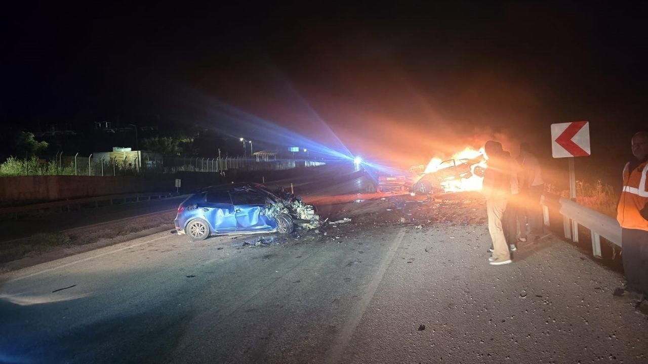 Malatya Yolunda Otomobil Alev Aldı 1 Ölü, Ikisi Ağır 5 Yaralı! (2) Malatyahaber