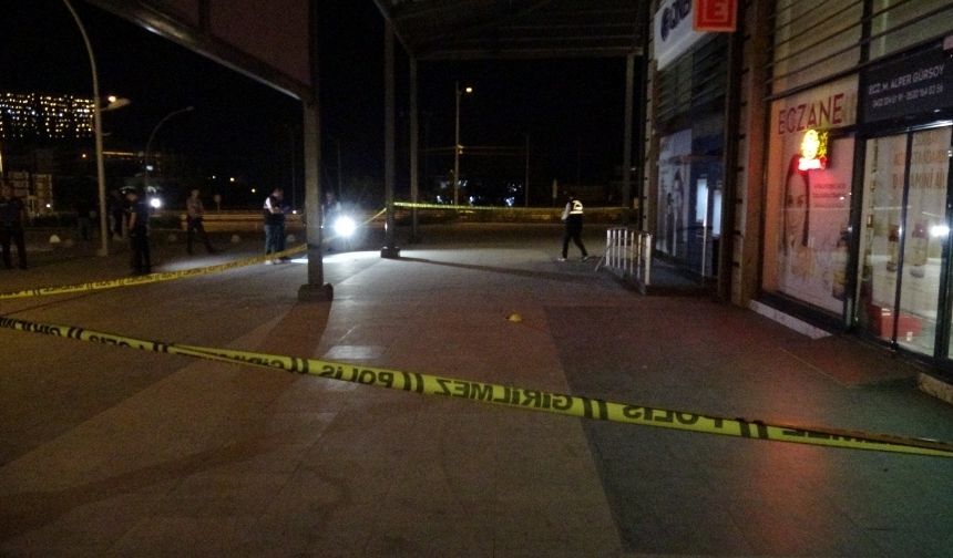 Malatya’da Avm Otoparkında Dehşet Anlar Yaşandı! Pompalı Tüfekli Saldırgan Yakalandı Mı (2)