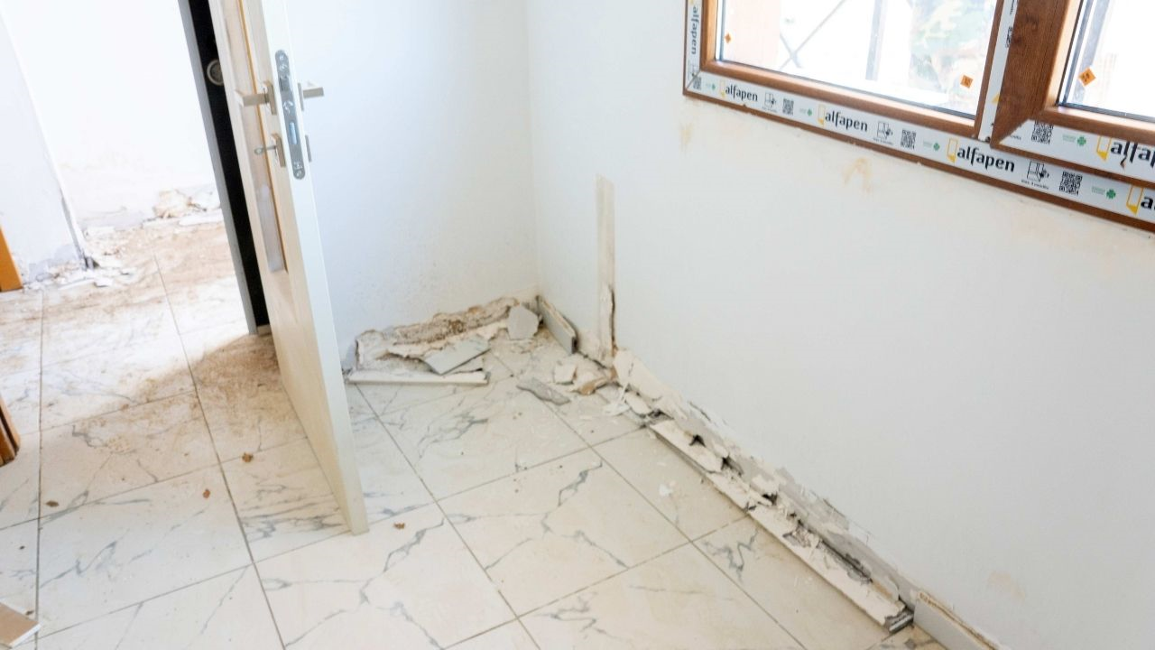 Malatya’da Depremzedelerin Isyanı! Teslim Edilmeyen Köy Konutları Çürümeye Mi Başladı (4) Malatyahaber