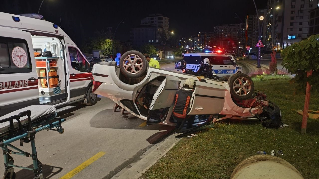 Tecde’de Geceyi Bölen Kaza! 2 Kişiyi Itfaiye Ekipleri Araçtan Zor Çıkardı (2) Malatyahaber