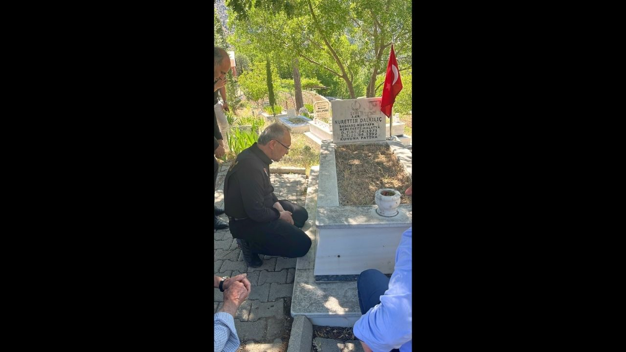 Vali Yavuz Yine Gönülleri Fethetti Şehidin Kabri Başındaki O Hareketi Takdir Topladı (3) Malatyahaber