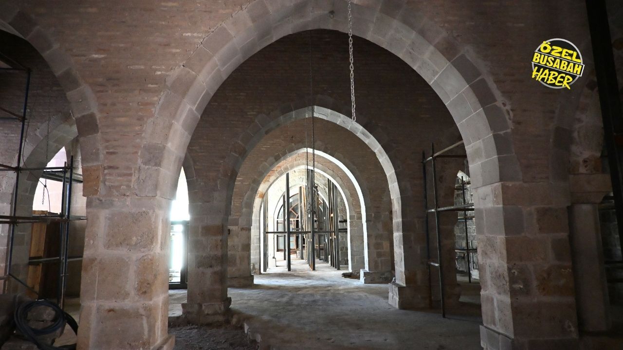 Anadolu'daki Tek Örneği Malatya’da Ayağa Kalkıyor! 800 Yıllık Ulu Camii'de Son Durum (4)