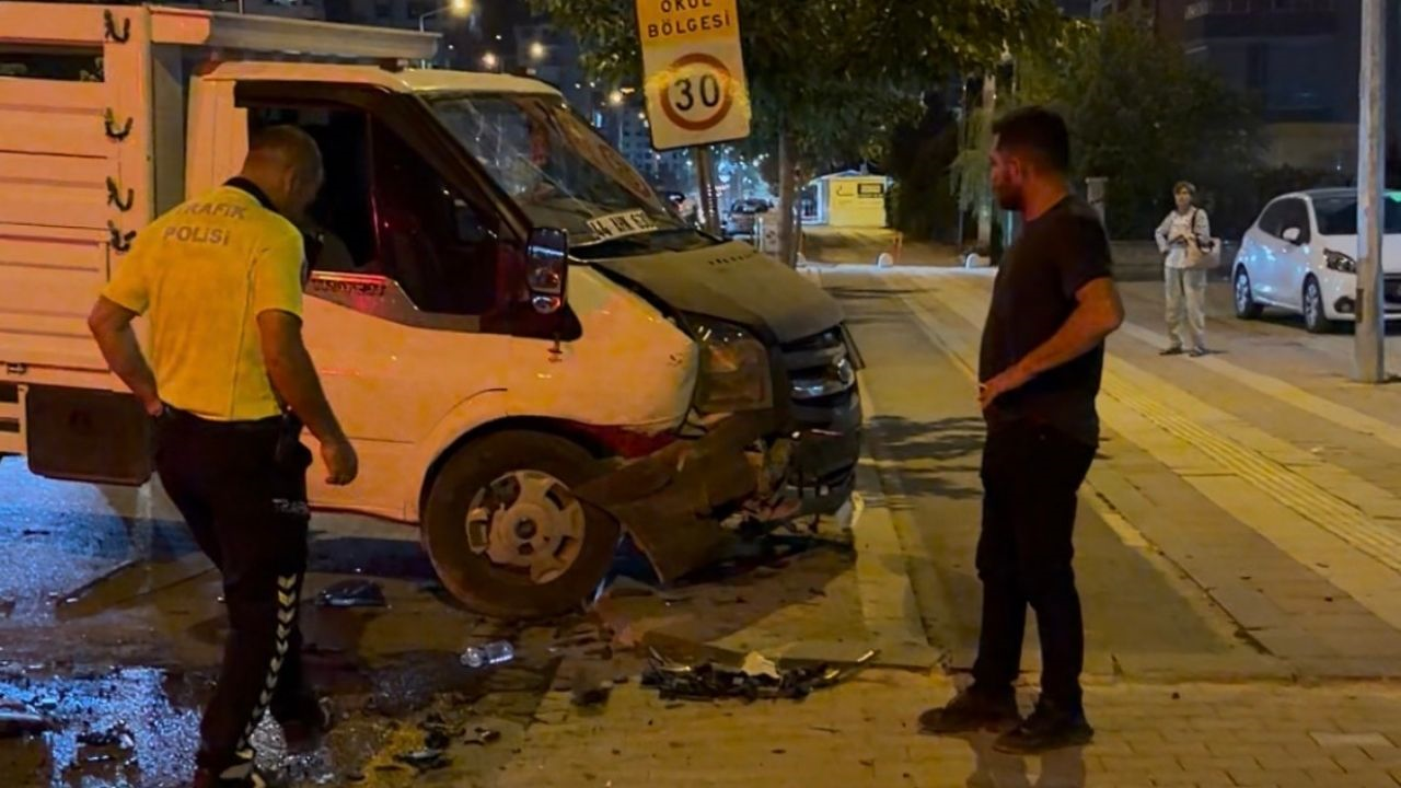 Çilesiz’de Pikap Ile Otomobil Çarpıştı 3 Yaralı (1) Malatyahaber