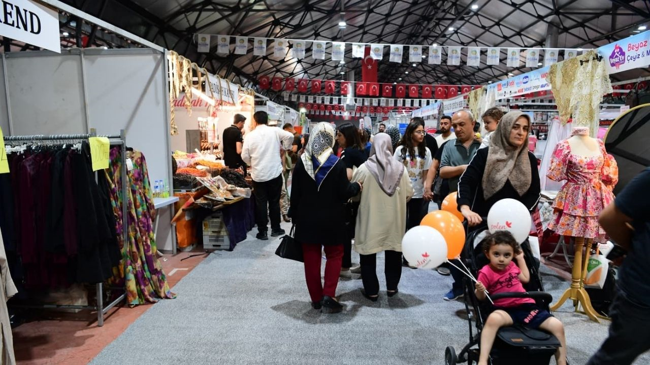 Coşku, Hüzün Ve Fahri Kayahan! Malatya Dün Gece Hem Halay Çekti Hem Gözyaşı Döktü (2) Malatyahaber