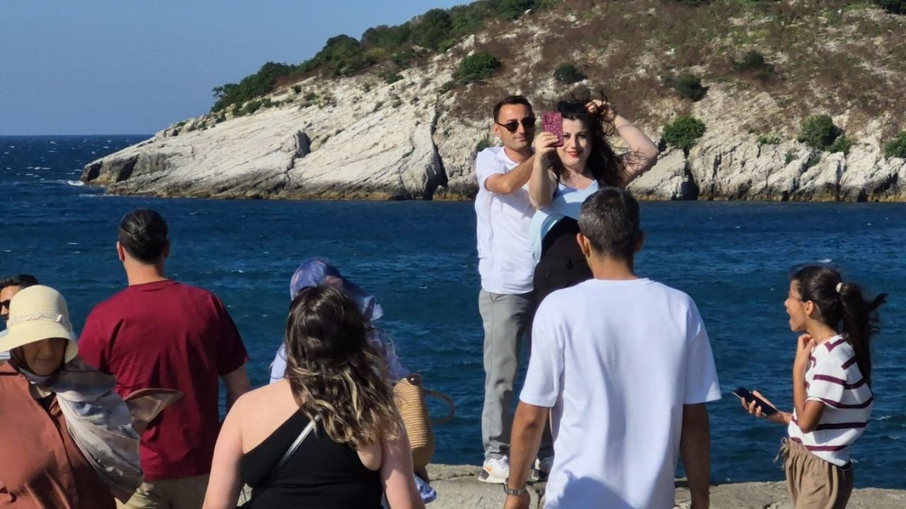Kendi Nüfusunu 16'Ya Katladı! 3 Günde 100 Bin Kişilik Ziyaretçi Akını (2) Malatyahaber